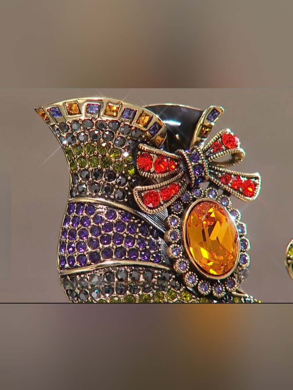 HEIDI DAUS Walk Witch Way SWAROVSKI Crystal Halloween Witch Boot Shoe Brooch Pin - Picture 7 of 14